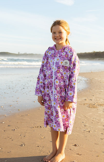 Daisy 2.0 kids wearable towel with long sleeves – pink and floral